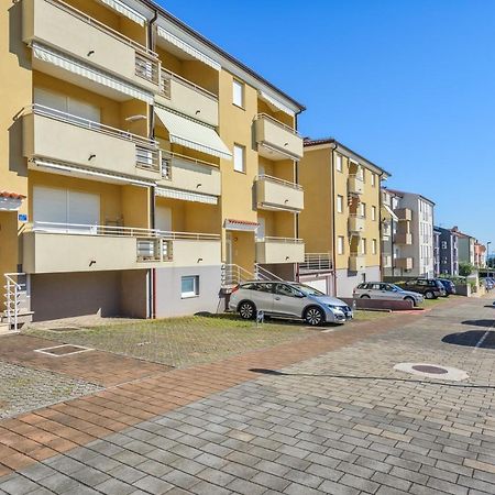 Flora House With Apartment Zambratija  Exteriér fotografie